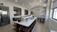 Xurisheng Hotel (Lianghe County Government Branch) Hotels in Lianghe