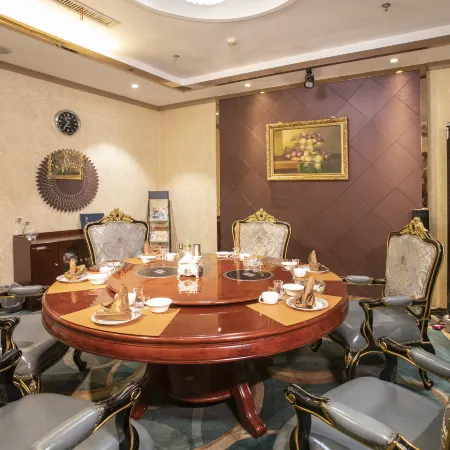 Yufeng Holiday Hotel