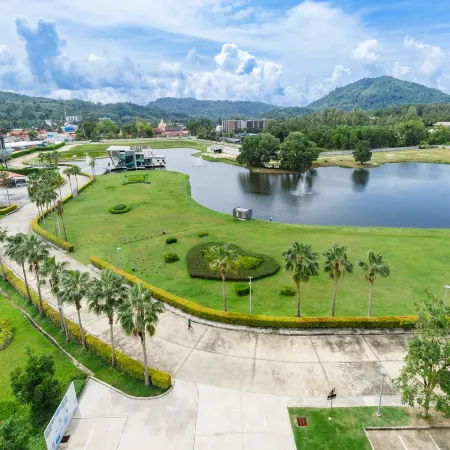 Wyndham Phuket Airport Отели рядом с достопримечательностью «Пляж Май Кхао»