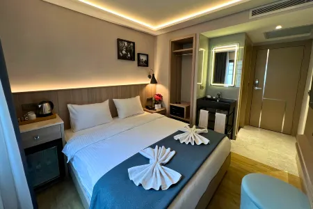 Woxx Hotel Отели рядом с достопримечательностью «Библиотека Ахмеда III»