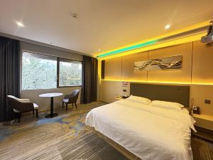 Yifeng Business Hotel