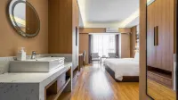 Urba Hotel (Chengdu East Railway Station Yinghui Road Subway Station) Hotels near Belle