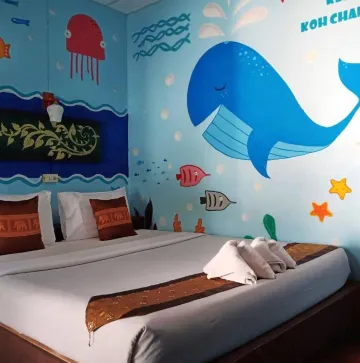 ห้องเตียงใหญ่ พร้อมวิวทะเล