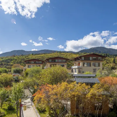 Villafound Shangri-La Womasto Resort Hotels in der Nähe von Napahai Guiqing Grassland