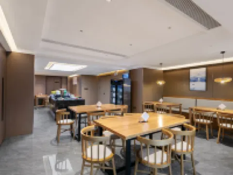 QIANNA HOTEL GLORIOUS(Weihui Branch) Hotels in Weihui