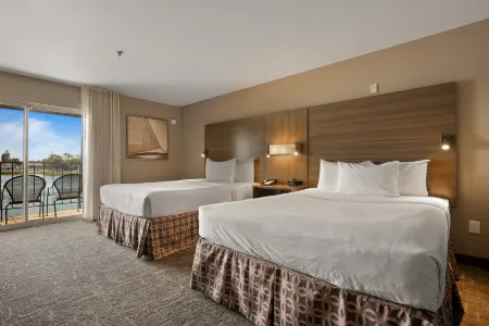 Executive Inn & Suites Oakland Отели рядом с достопримечательностью «Crescent Lawn | UC Berkeley»