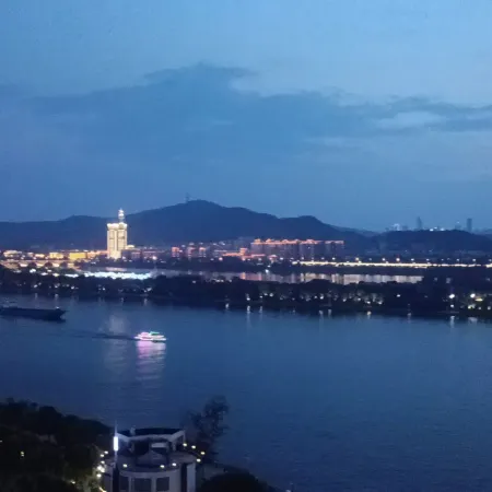 Siman River View Hotel (Wuyi Square Chaozong Street Branch)