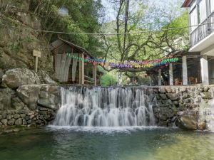 Lanxiang Zhuyuan Hostel