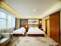 Golden Rich Hotel Hotels near Baoyang Road Wharf
