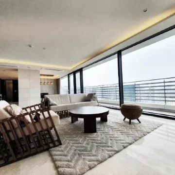 UH Flat Signature Daegu