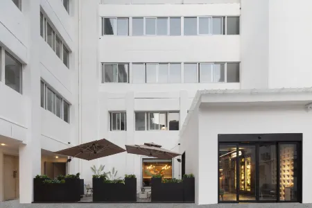 Mcsrh Hotel (Xi'an Bell and Drum Tower Branch) Отели рядом с достопримечательностью «Yong Ning Gate»