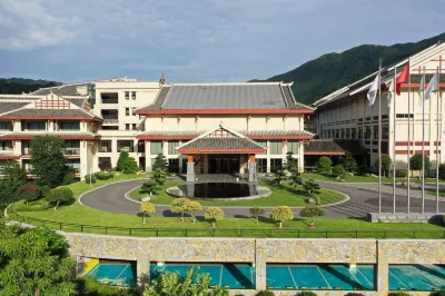 Daweishan Jinjiang Resort Hotel Yunnan Hotel dekat Revolutionary Martyr Monument