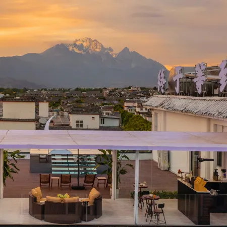 Yunxi Haitang Snow Mountain Scenic Hotel