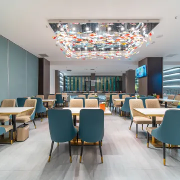 Rezen Hotel Yining Global Harbor Liuxing Street