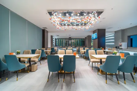 Rezen Hotel Yining Global Harbor Liuxing Street