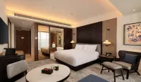 Padma Hotel Semarang Hotel dekat Warung Sembako Bu Asih