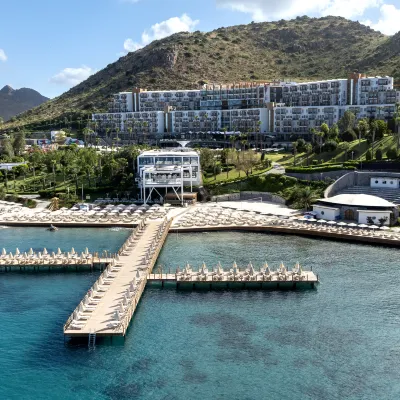 Kefaluka Resort Отели рядом с достопримечательностью «Пляж Битез»