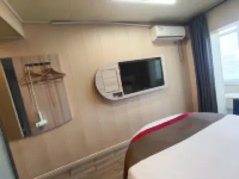 Golden Coast Business Hotel (Wandefu Plaza)