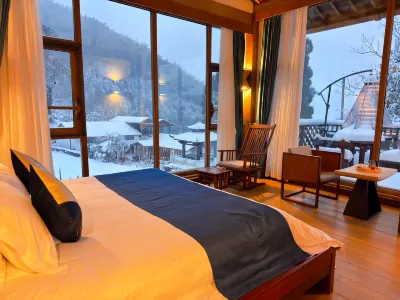Qiandao Lake Collection Yangyunjian Holiday Villages Hotels in Stone Forest Scenic Area