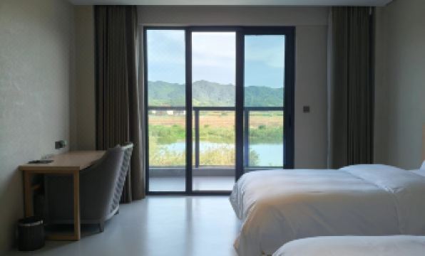 Taoxi Yungu Resort Hotel