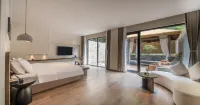 Chushan Mingjing Hot Spring Resort Hotel