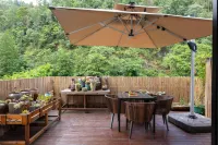 Phoenix Reed Crossing Courtyard Riverview Homestay (Fenghuang Ancient Town Tuojiang Branch) - بار
