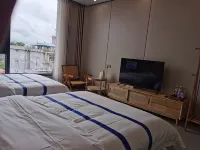Dong  Xing  Qi  Dao  Hai  Bian  Xiao  Yuan