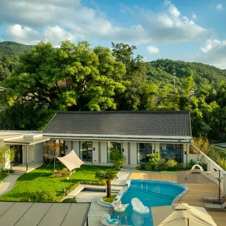 Tonglu Zhuzhang Qingshe B&B