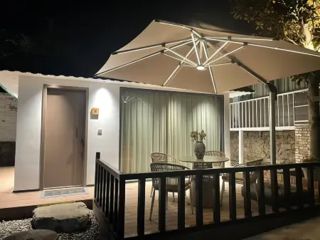 Meet Longmen Mountain Homestay Отели рядом с достопримечательностью «Xiangshan Temple»