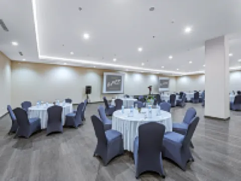 Grand Whiz Megamas Manado Hoteles en Manado