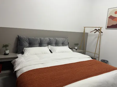 Jingsheng Homestay Отели рядом с достопримечательностью «Luoyang Vocational College of Science and Technology (Hexi Campus)»