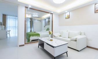Xiamen Xiafeng Apartment (Xinglin Bay Operations Center Store)