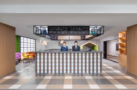 康鉑酒店（延邊大學網紅牆水上市場店）