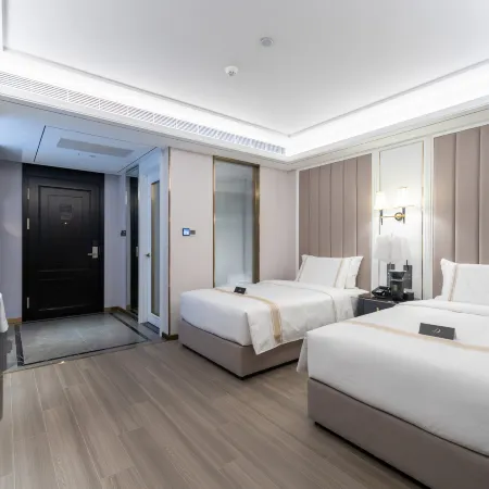 XANA Deluxe Hotel (Qingdao Taidong Pedestrian Street Beer Museum)