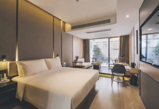 嘻牛·名城方洲酒店（遵义站会议会址店）外景图