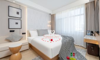 Tianjiao Hotel (Jiuquan Gulou Food Street)