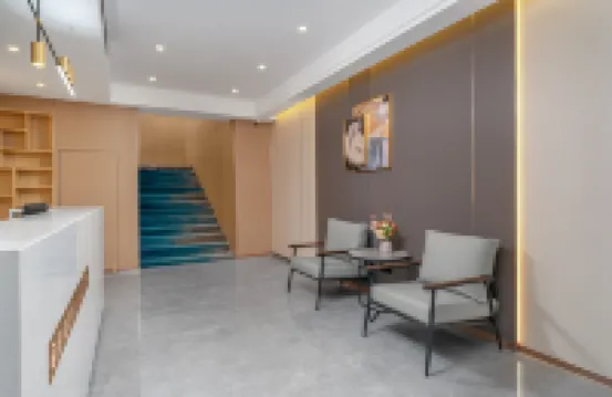 Yi Nuo Hotel Hotels near Bai'etan River View