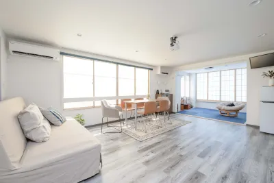 Keiwa home stay 무사시세키 주변 호텔