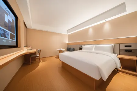 THE WHISPER MOUNTAIN HOTEL