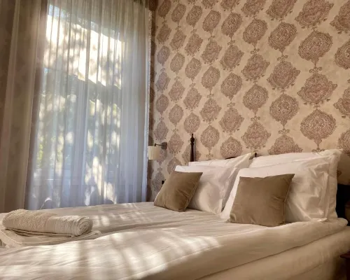 OPERA16 Guestrooms Hotels near 3d Gallery Budapest