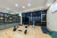 Banshan Courtyard · Looking Up at the Stars · Holiday Hotel