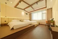 Jingdezhen glaze art accommodation (Taoxichuan cultural and creative block store)