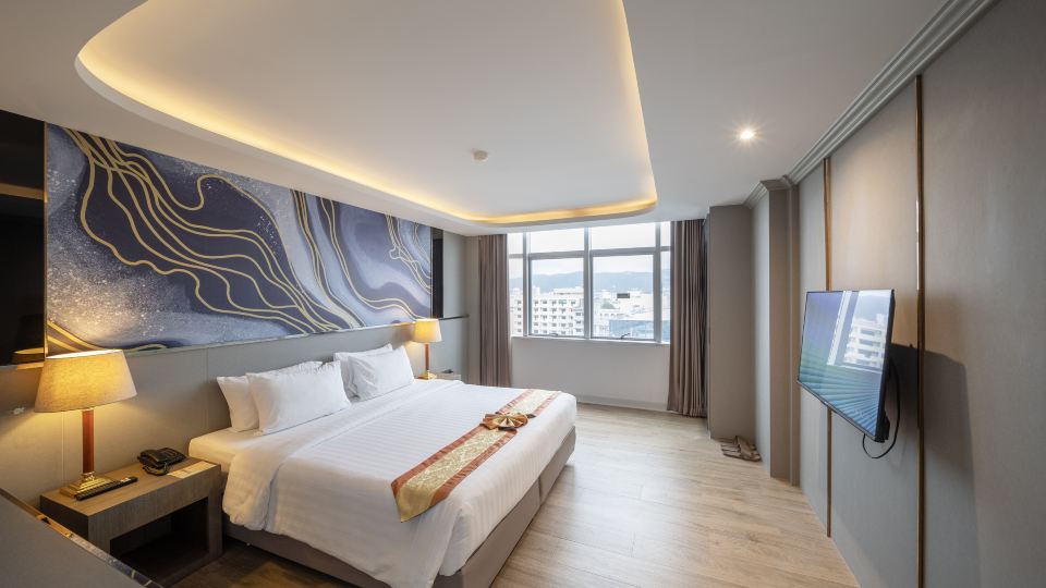 New Season Hotel