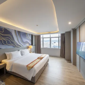 New Season Hotel
