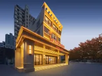 Vienna Hotel (Lianyungang Haifang Jiaruibao Square Branch) Hotel a Seaside Resort