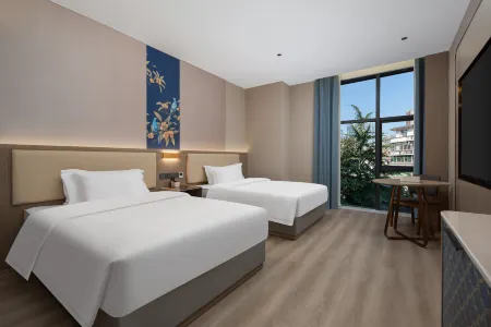 Wuhan Jianghan Road Pedestrian Street Hankou Jiangtan New Beacon International Hotel