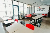 Aurora Rooms Riverdale Hotels in Bekasi Regency