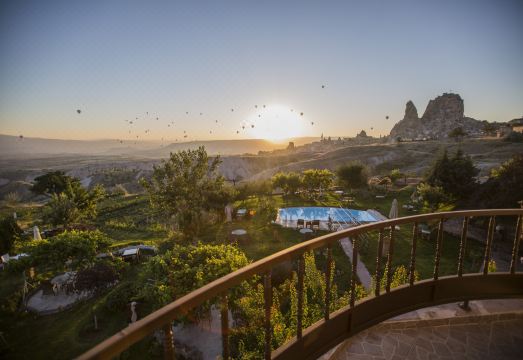 칼리크 에비 호텔