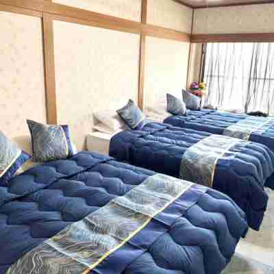 Mito House up to 30 Pax Free Bus & Breakfast Rooms