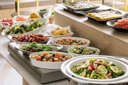 Four Points Flex by Sheraton Fukuoka Hakata Отели рядом с достопримечательностью «BOSS E · ZO FUKUOKA»